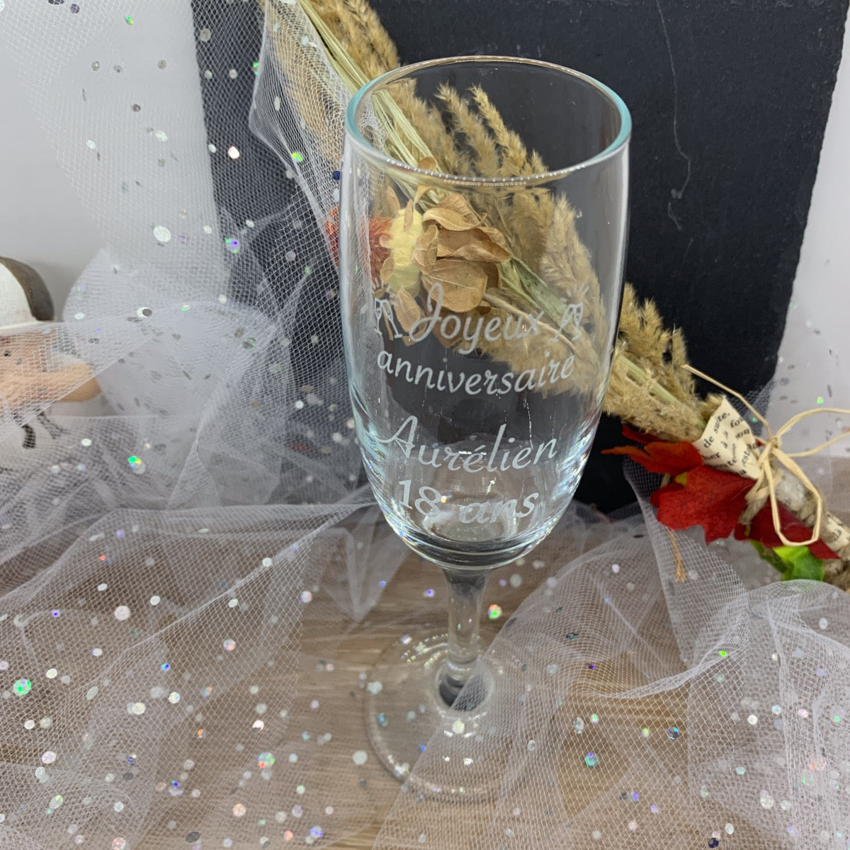 Verre flûte à champagne personnalisé joyeux anniversaire avec âge