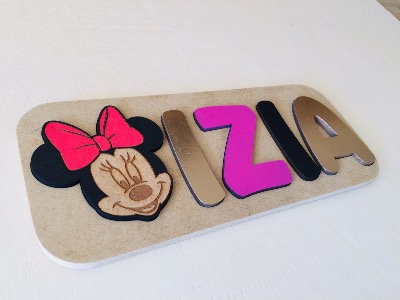 Puzzle en bois avec lettres et motif Minnie