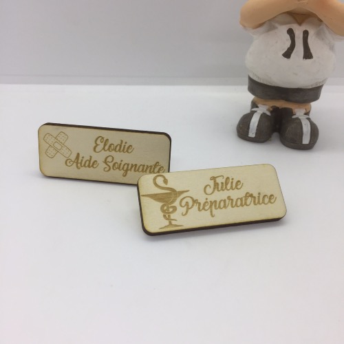 Badge pins personnalisé en bois