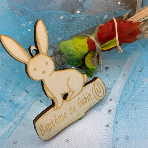 Etiquette lapin en bois personnalisée 