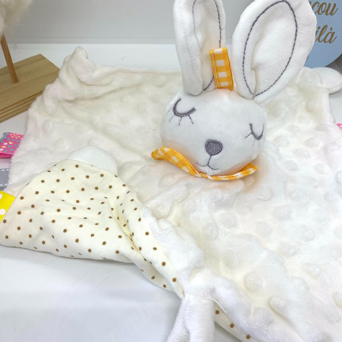 Doudou personnalisé lapin jaune et blanc, Broderie-Bourges