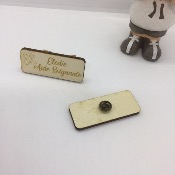 Badge pins personnalisé en bois