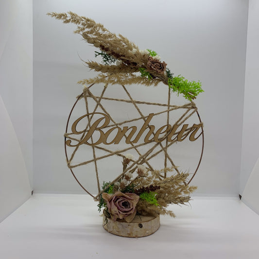 Centre de table avec prénom personnalisée en bois et fleurs