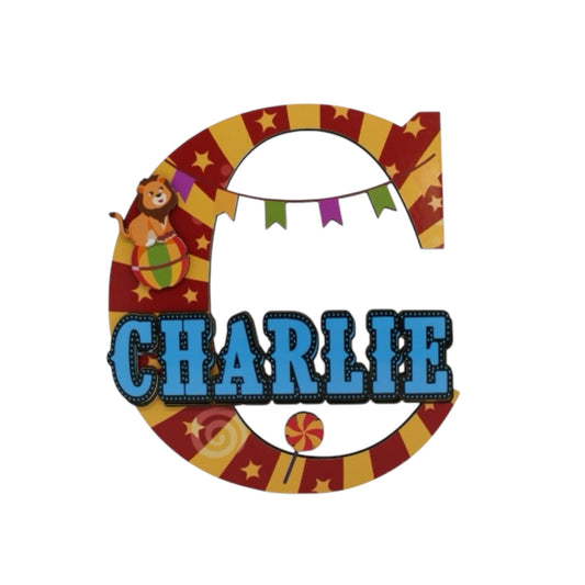 Lettre initiale avec décoration cirque et prénom personnalisée