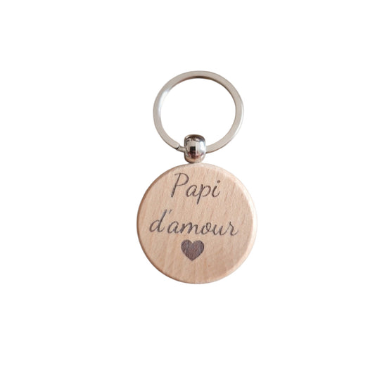 "Porte-clés rond en bois de bambou naturel gravé Papi d'amour avec cœur, diamètre 3,5 cm, avec anneau métallique, photographié sur fond blanc"
